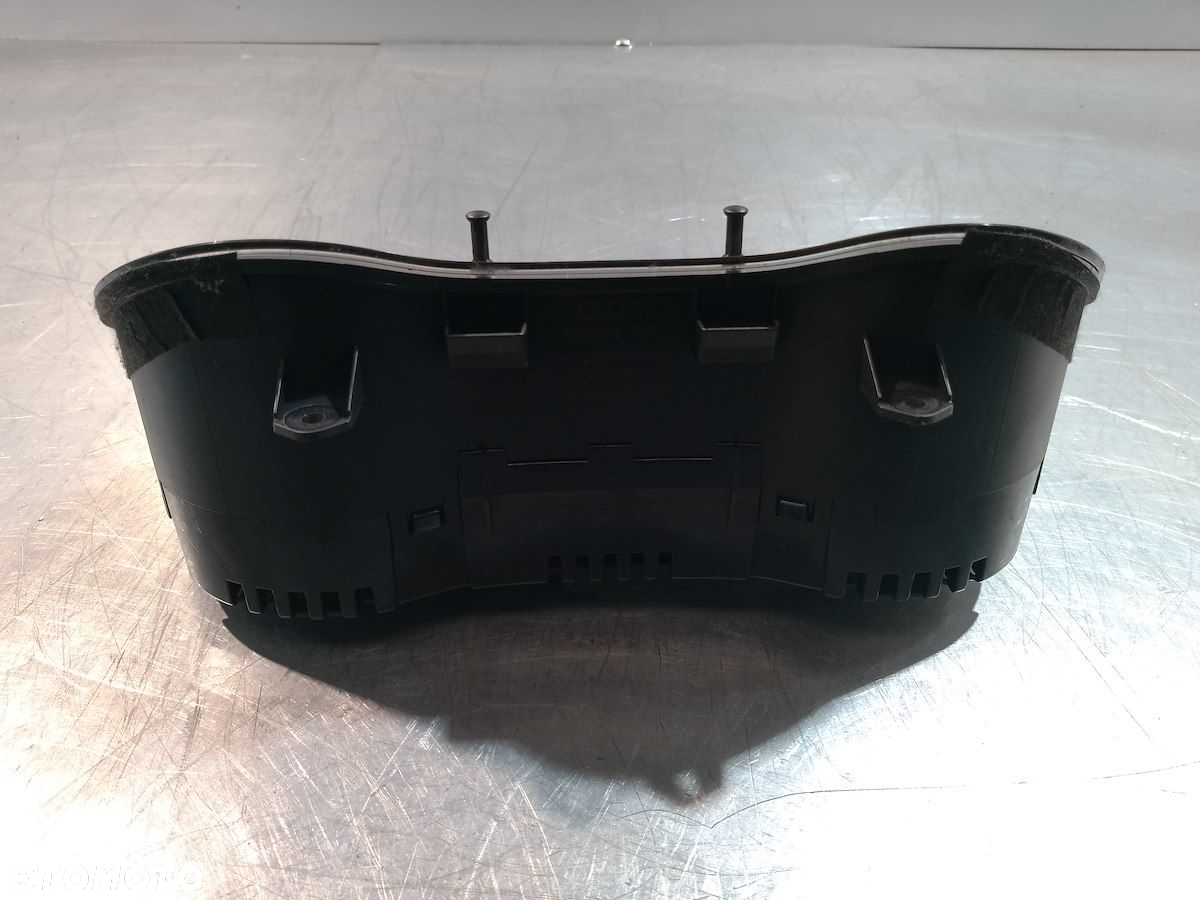 LICZNIK AUDI A3 8P 8P0920900DX 2.0 TDI - 5