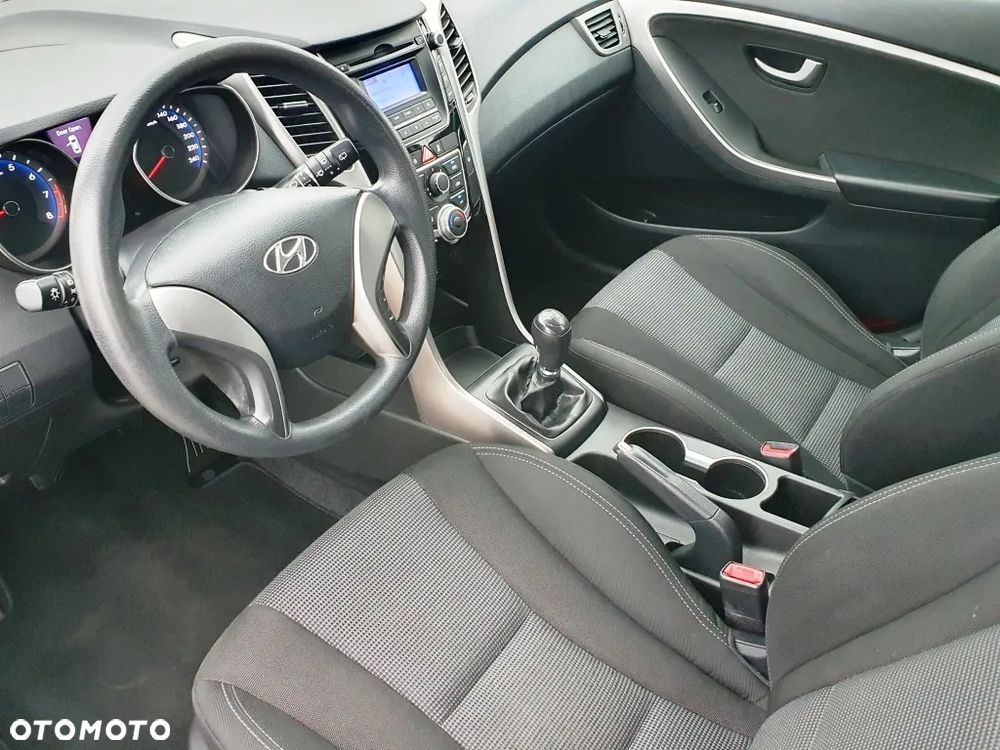 Hyundai i30 1.4 CRDi Classic + - 26