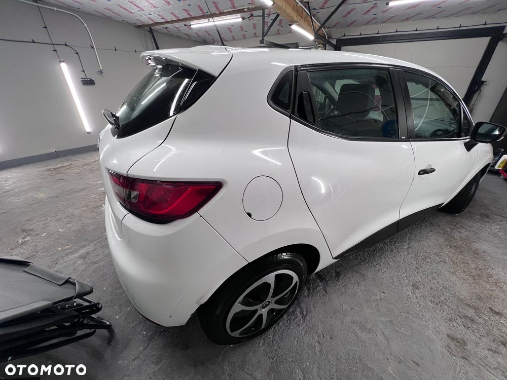 Renault Clio 1.2 16V Life - 4