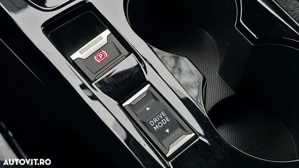 Peugeot 208 1.2 L PureTech STT EAT8 Allure Pack - 28