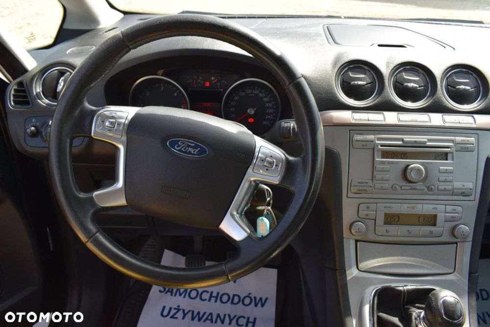 Ford Galaxy - 25