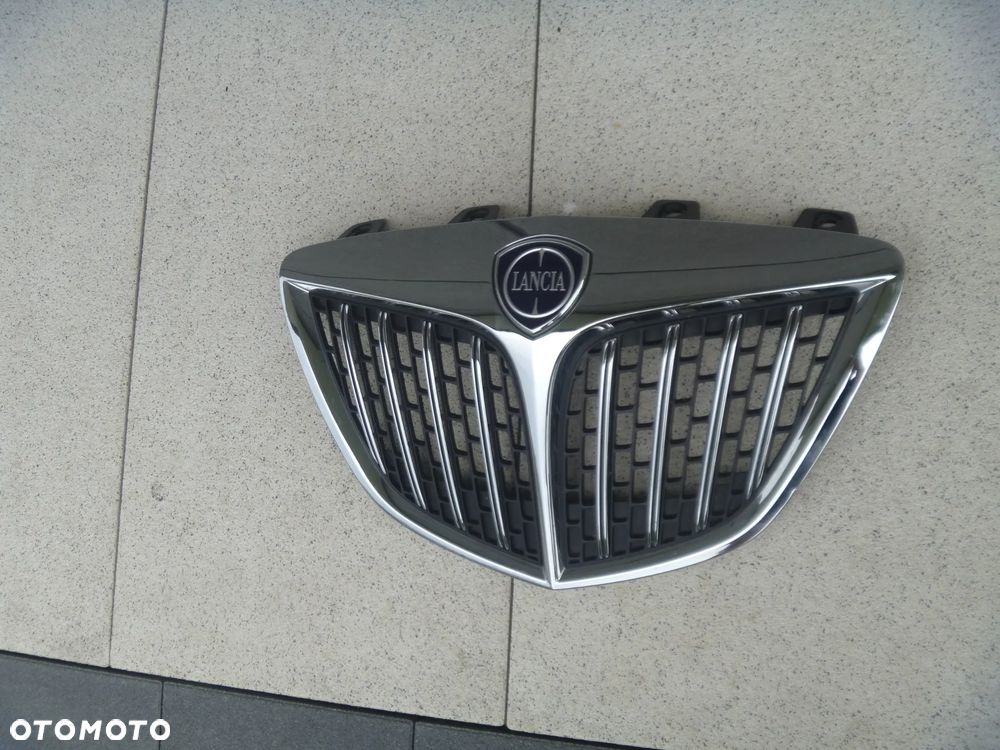 LANCIA DELTA 2008-2014 ATRAPA CHŁODNICY GRILL CHROM ORYGINAŁ 735485930 - 2