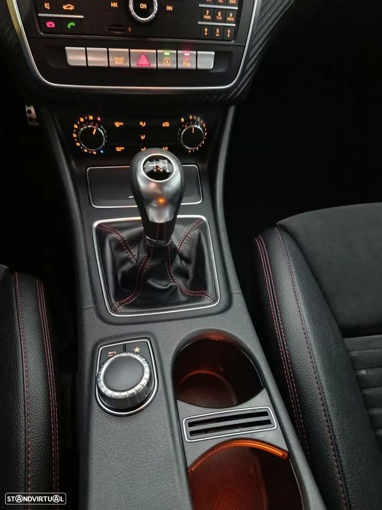 Mercedes-Benz A 180 d AMG Line - 23