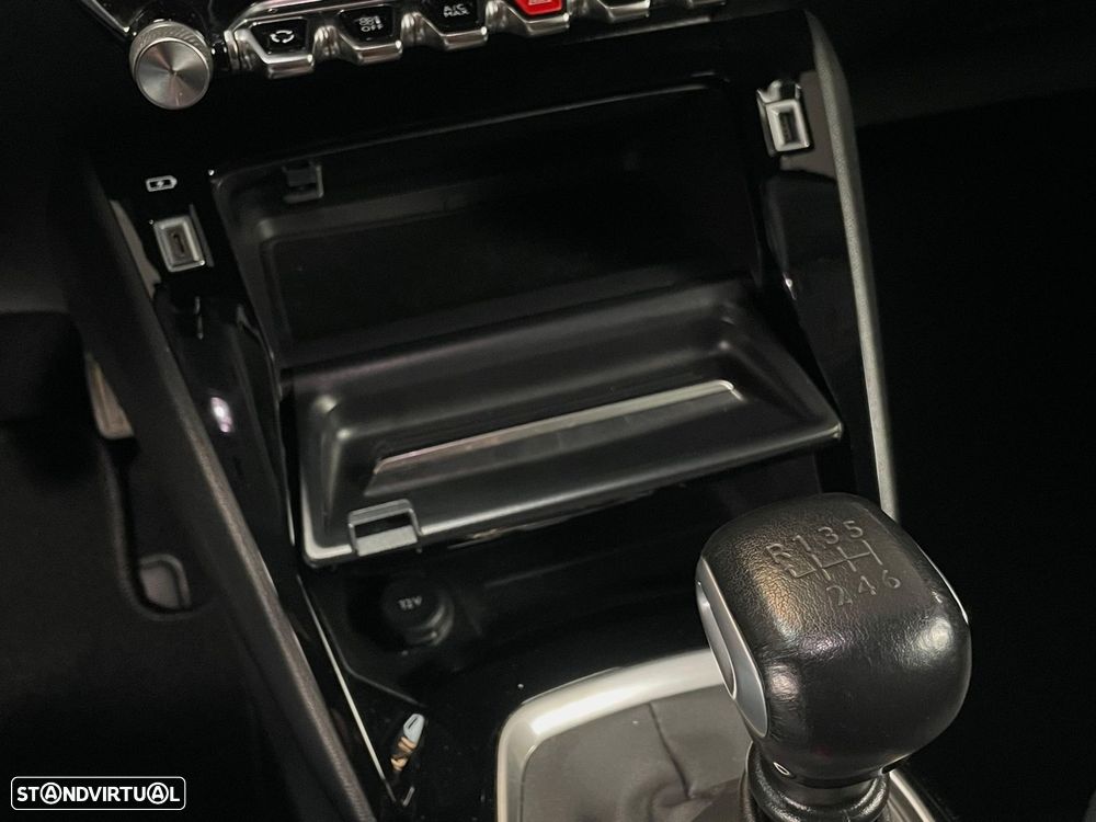 Peugeot 2008 1.2 PureTech Allure Pack - 20