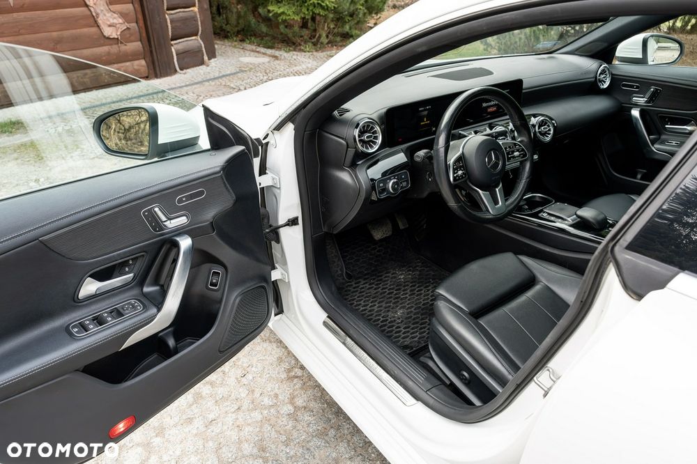 Mercedes-Benz CLA 250 4Matic 7G-DCT - 21