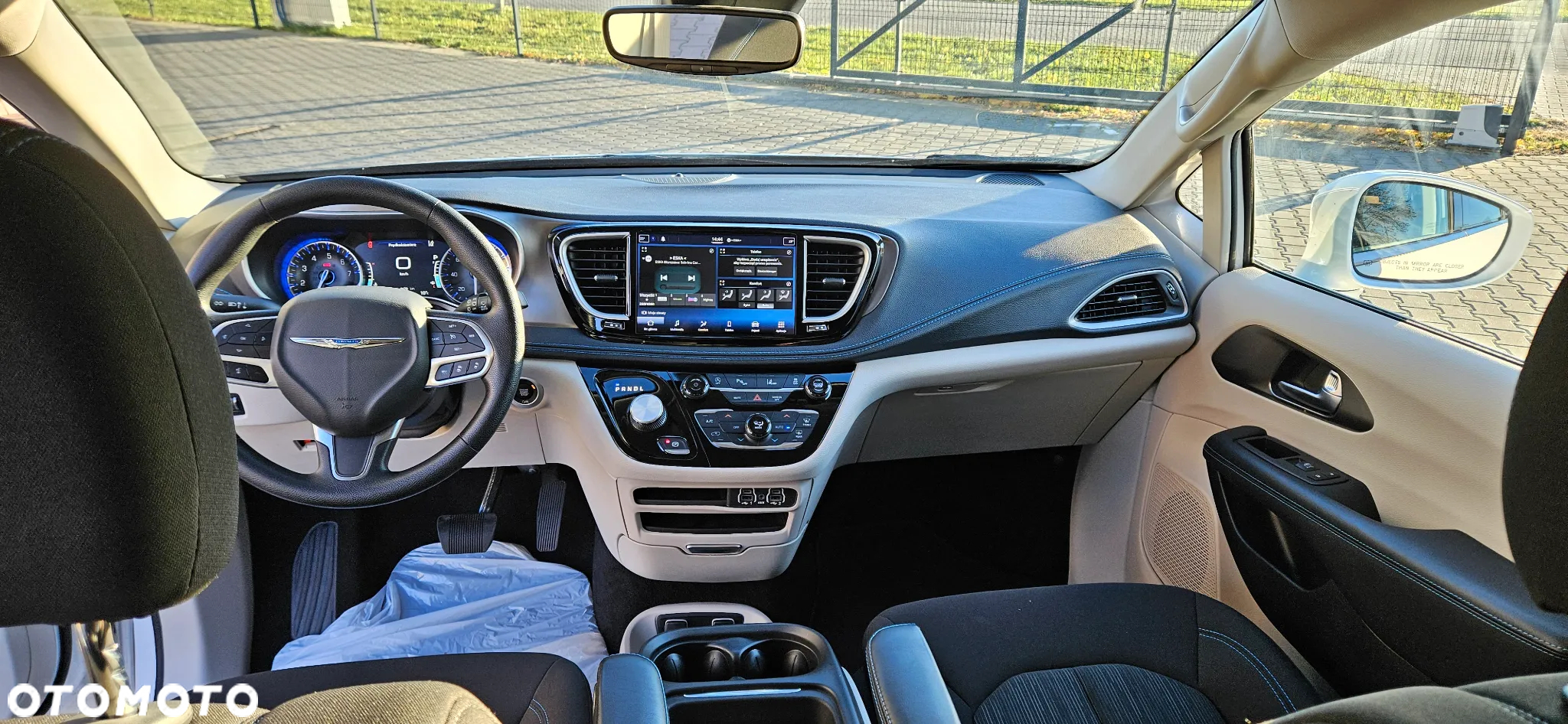 Chrysler Pacifica - 8