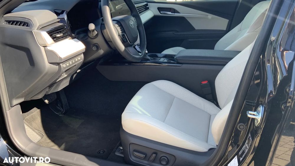 Toyota Camry 2.5 HEV Luxury - 10