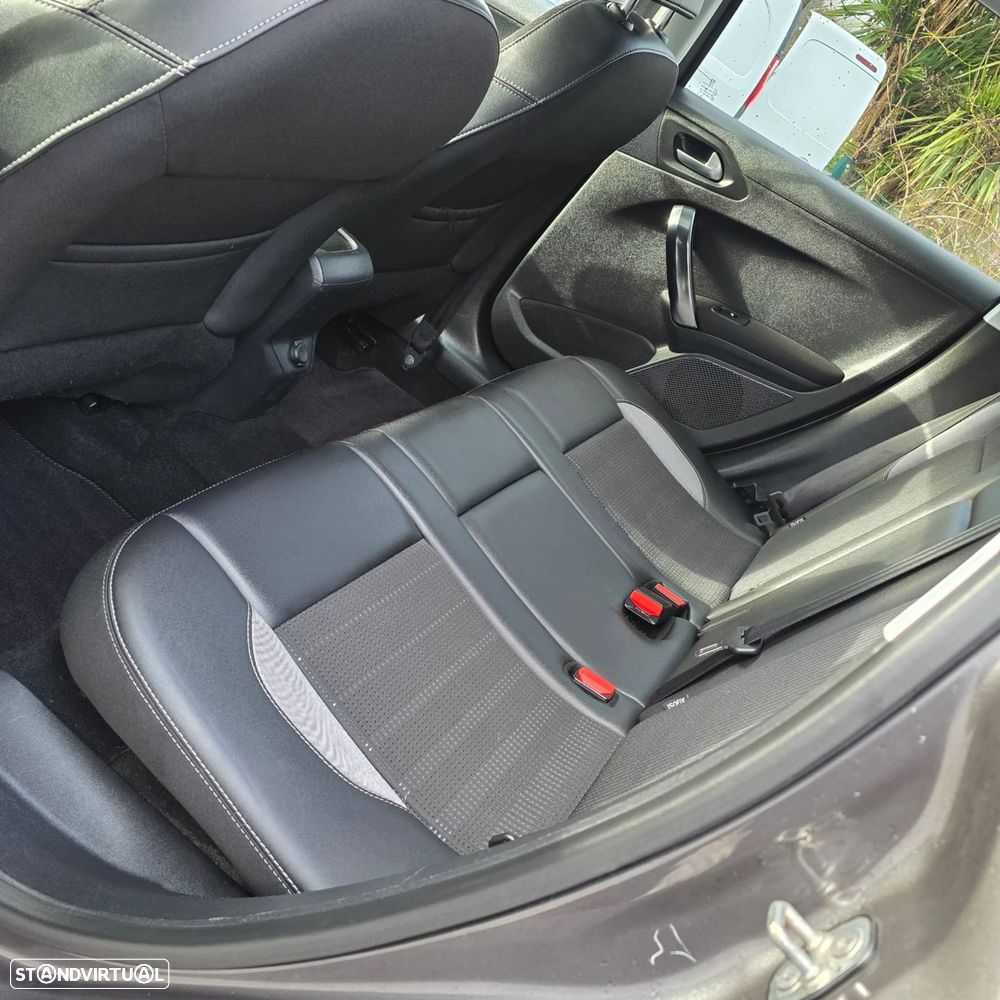 Peugeot 2008 1.2 PureTech Allure - 8