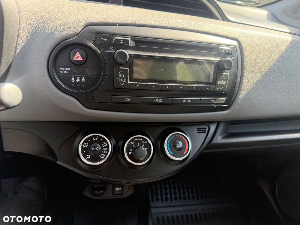 Toyota Yaris 1.0 Life EU6 - 10
