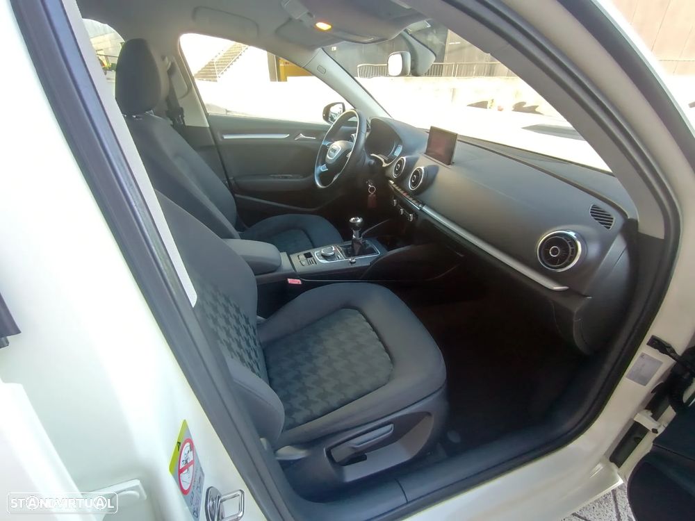 Audi A3 Sportback 1.6 TDI Advance Ultra - 20