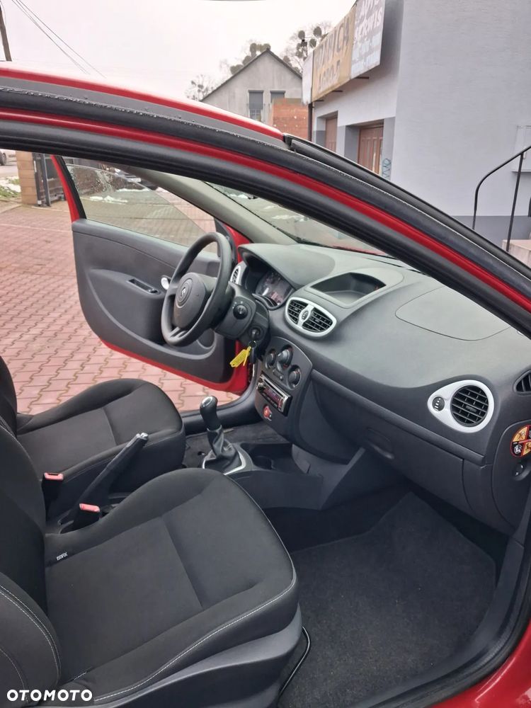 Renault Clio - 15