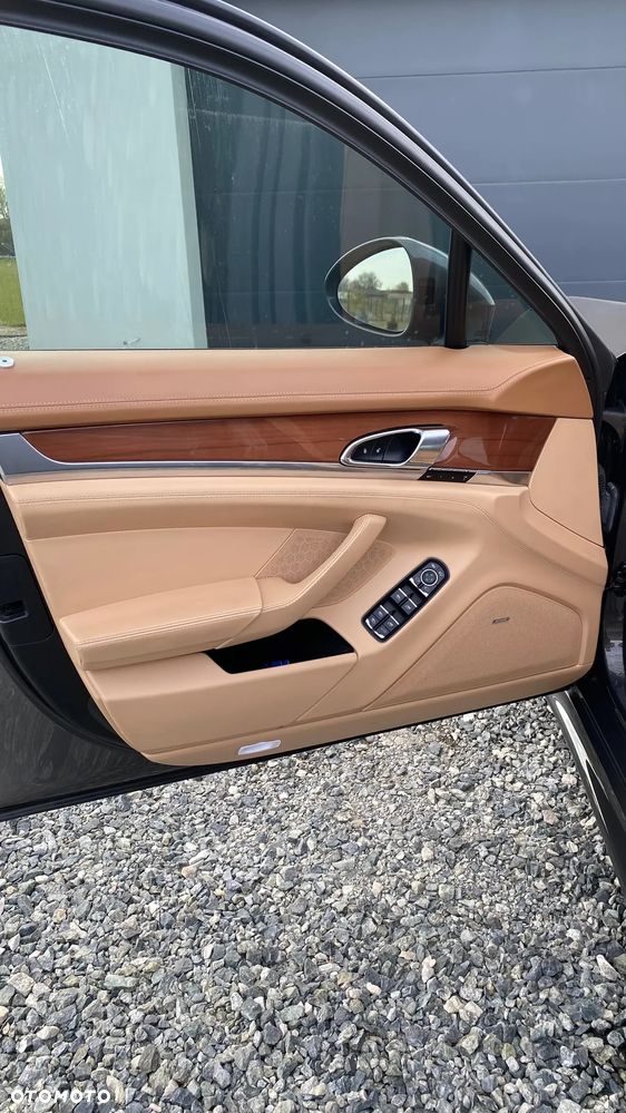 Porsche Panamera - 18