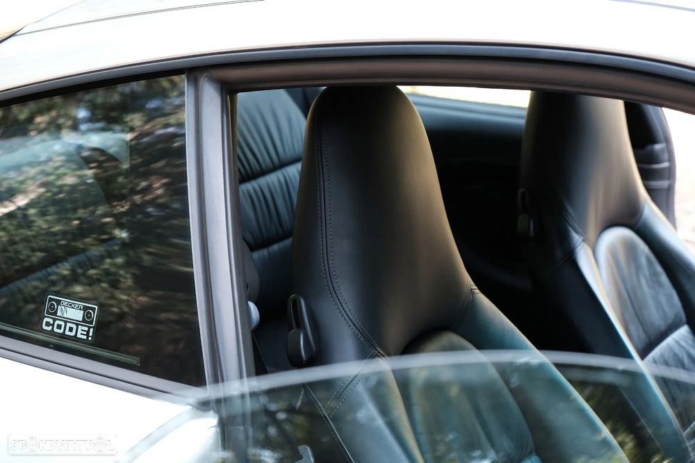 Porsche 911 (996) Carrera 4 Coupé - 44