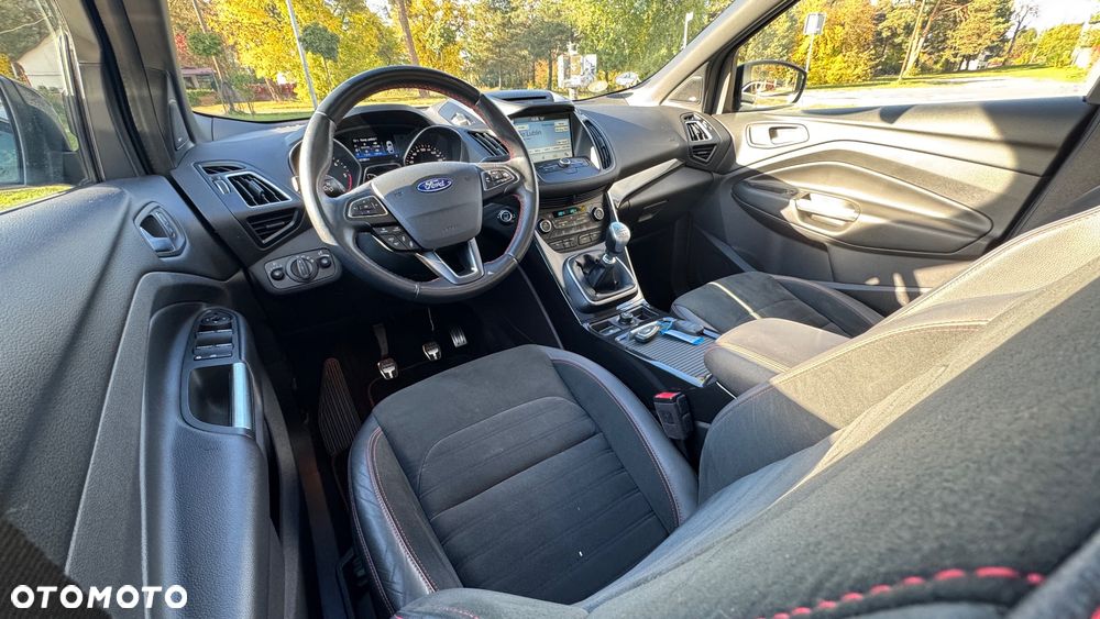 Ford Kuga 2.0 TDCi 4x4 ST-Line - 7