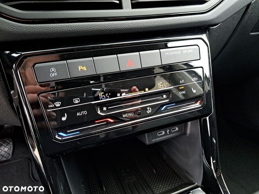 Volkswagen T-Cross 1.0 TSI Life Plus - 25