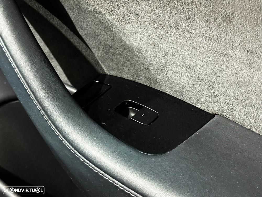 Tesla Model 3 Performance Dual Motor AWD - 31
