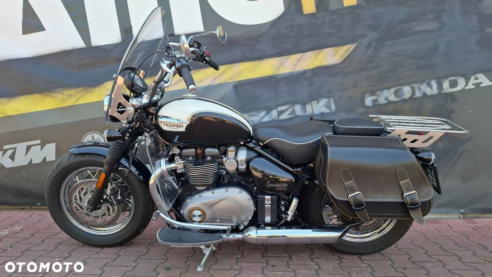 Triumph Bonneville - 2