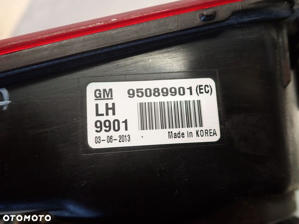 LAMPA LEWA TYLNA W KLAPIE CHEVROLET CRUZE I LIFT  95089901 - 8