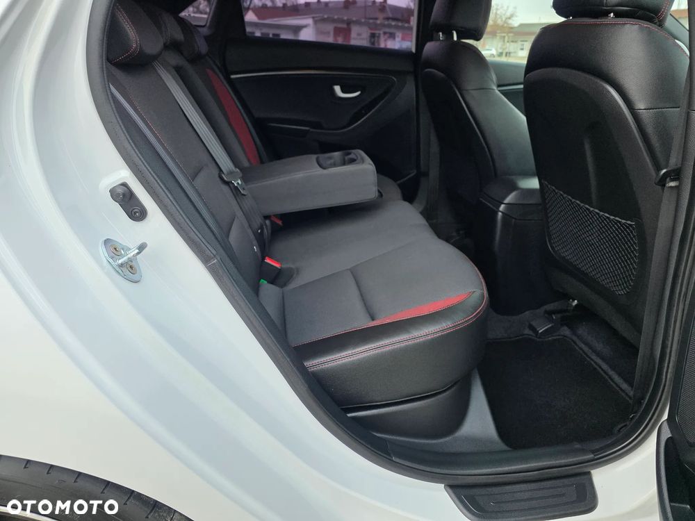 Hyundai i30 1.6 T GDI Turbo - 22