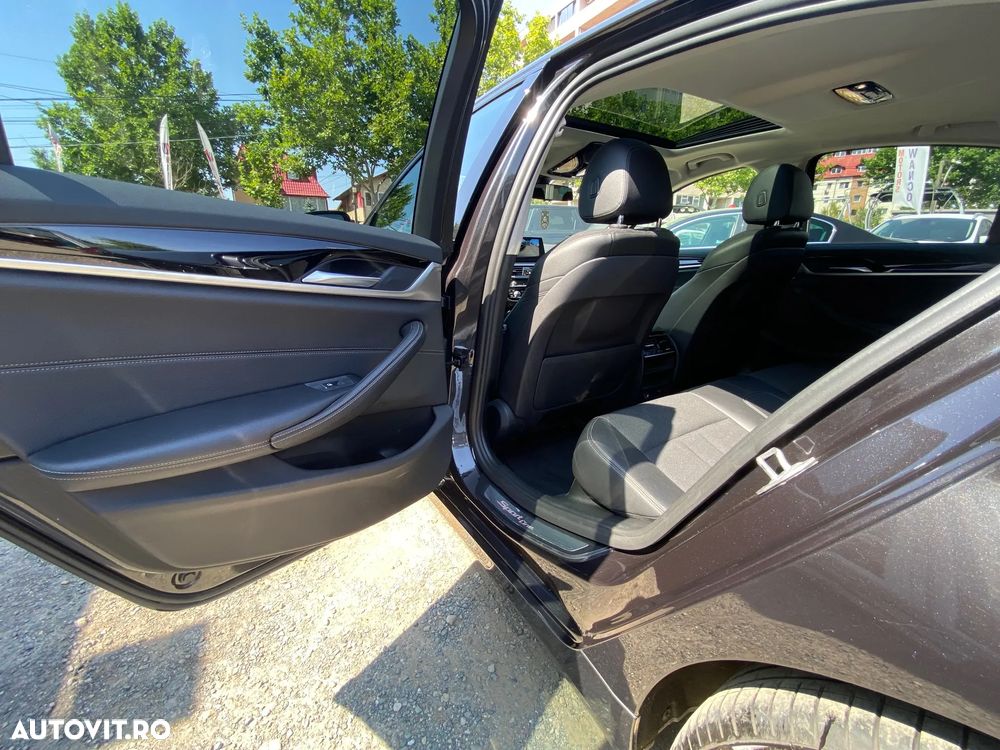 BMW Seria 5 530i Aut. Sport Line - 12