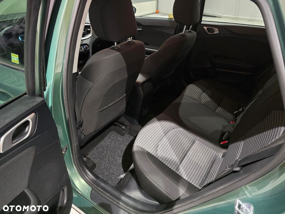 Kia Ceed 1.5 T-GDI M - 10