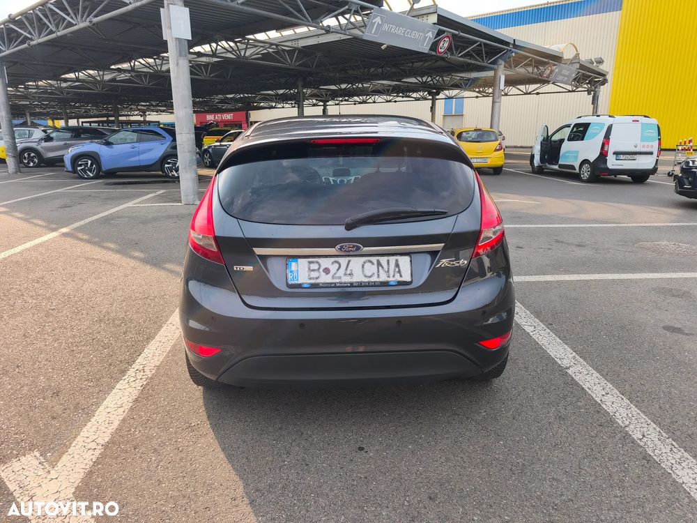 Ford Fiesta 1.6 TDCI DPF Ghia - 5