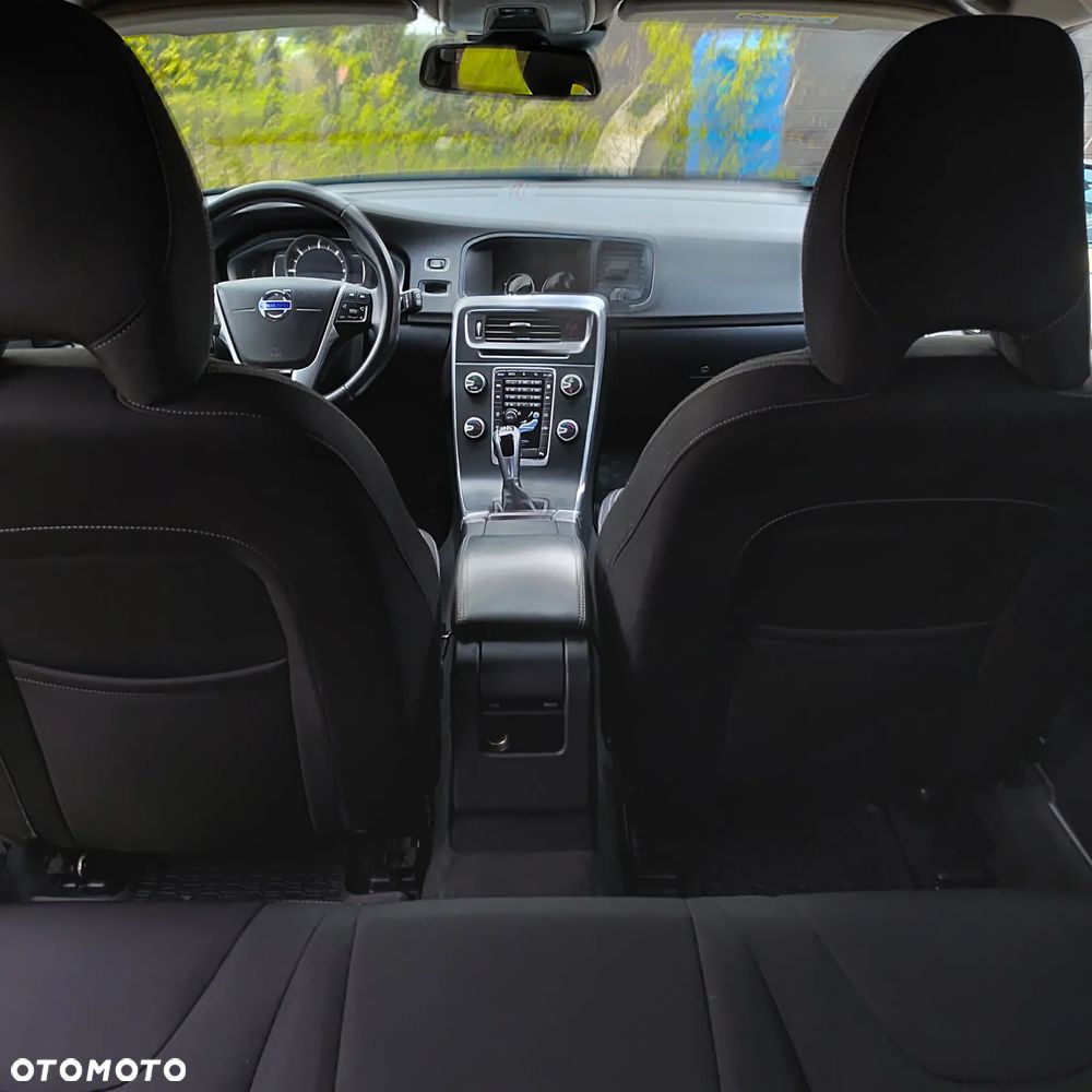 Volvo V60 D2 Momentum - 6
