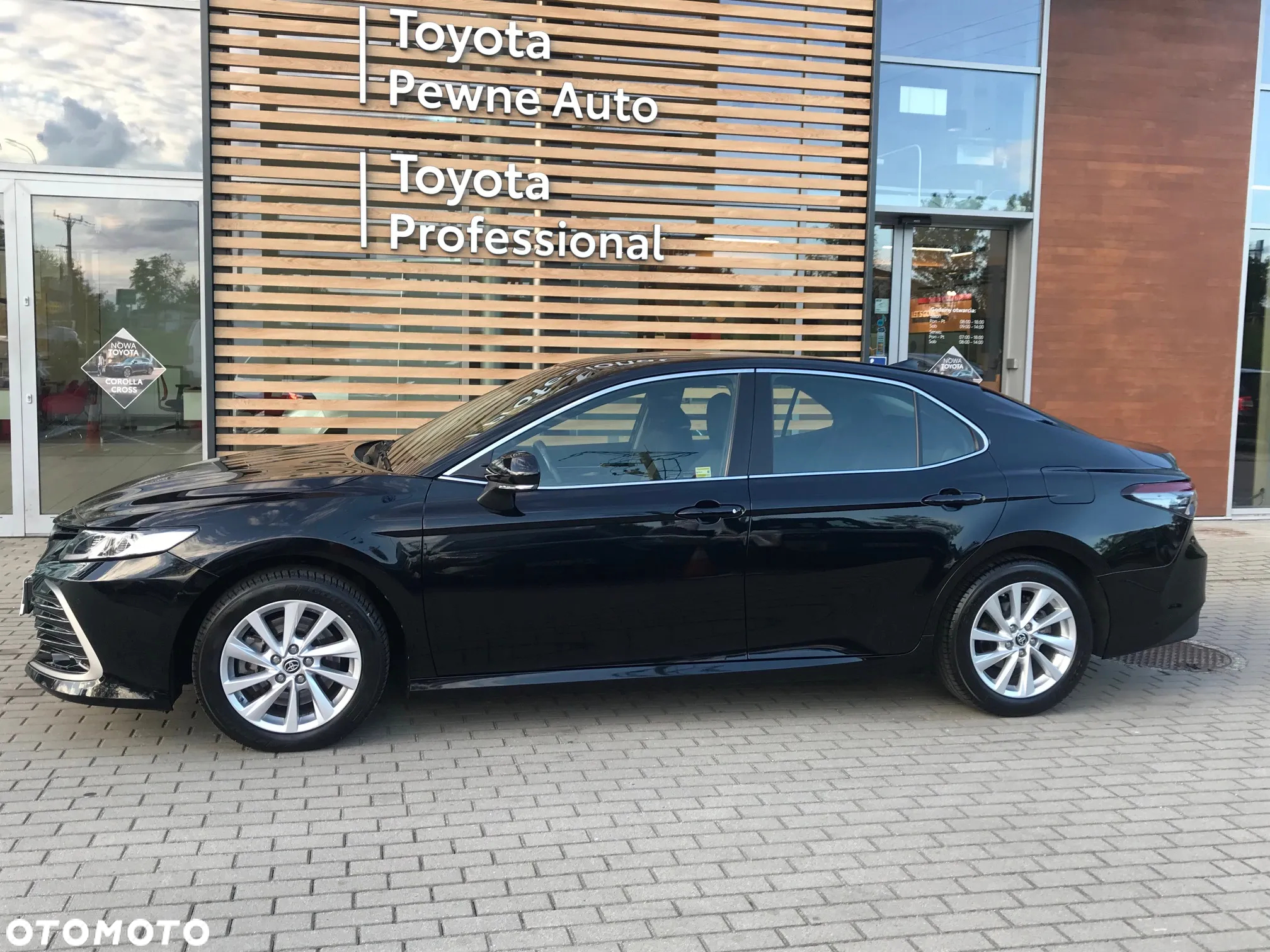 Toyota Camry 2.5 Hybrid Comfort CVT - 4