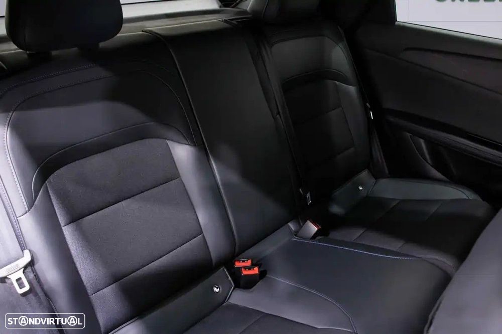 MG MG4 64 kWh Luxury - 11