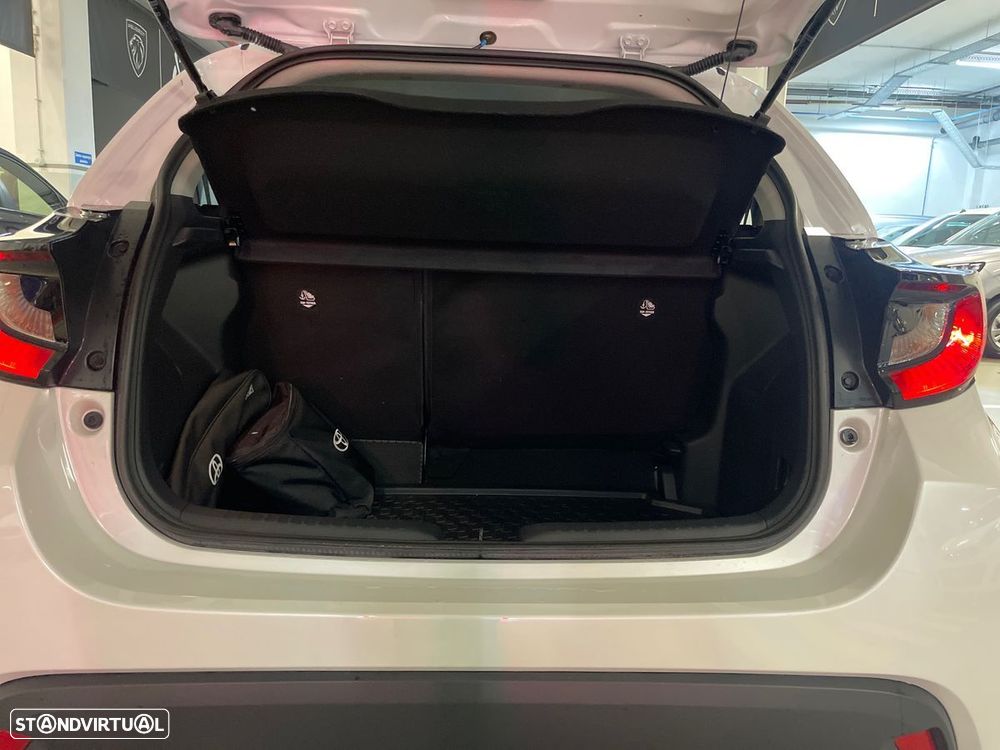 Toyota Camry 2.5 Hybrid Luxury - 10