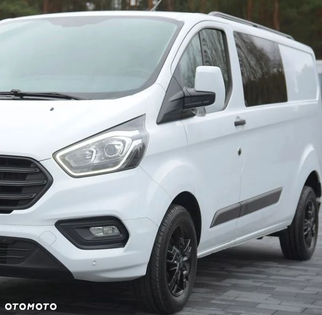 Ford TRANSIT CUSTOM - 11