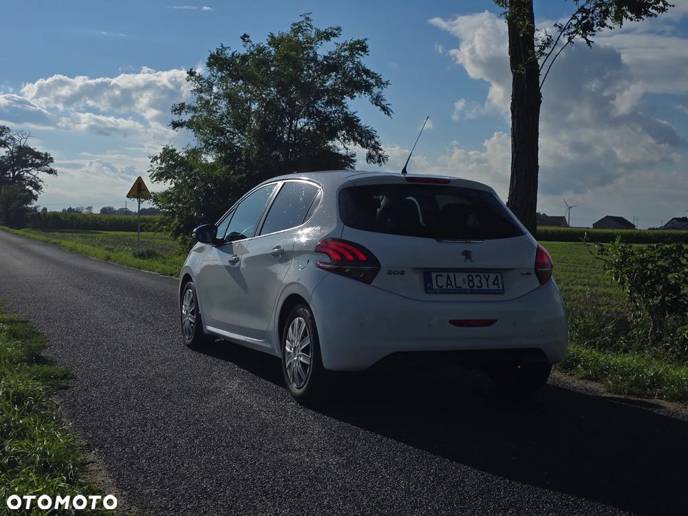 Peugeot 208 - 6