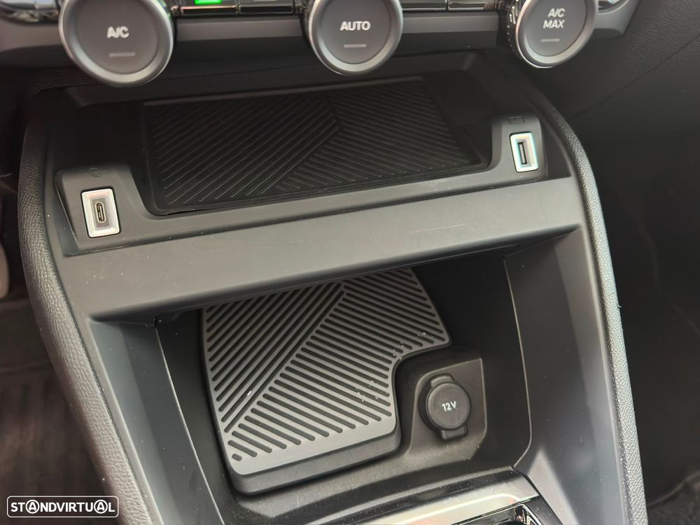 Citroën e-C4 50 kWh Shine — fotografia 14