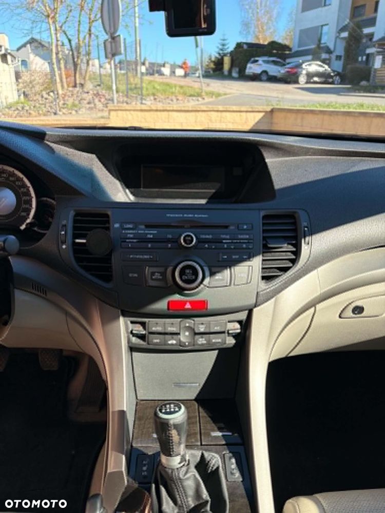 Honda Accord 2.0 Executive - 9