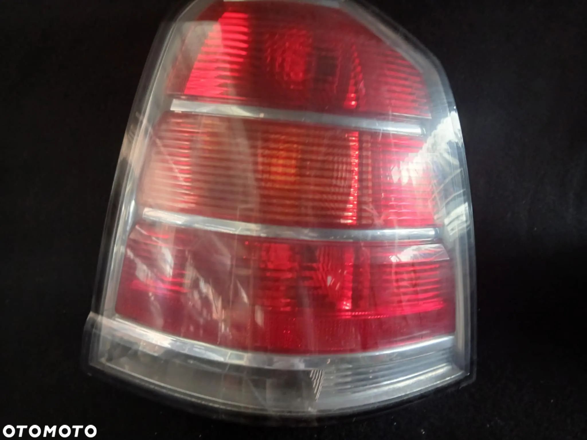 Opel Zafira B Lampa tylna prawa - 1