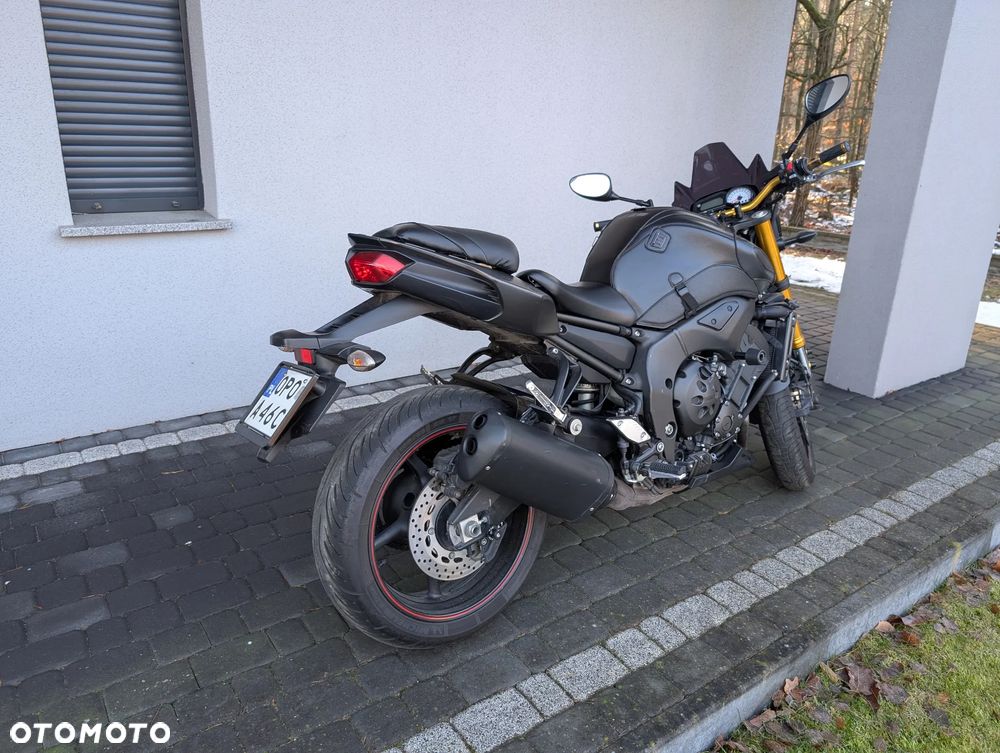 Yamaha FZ8 - 7