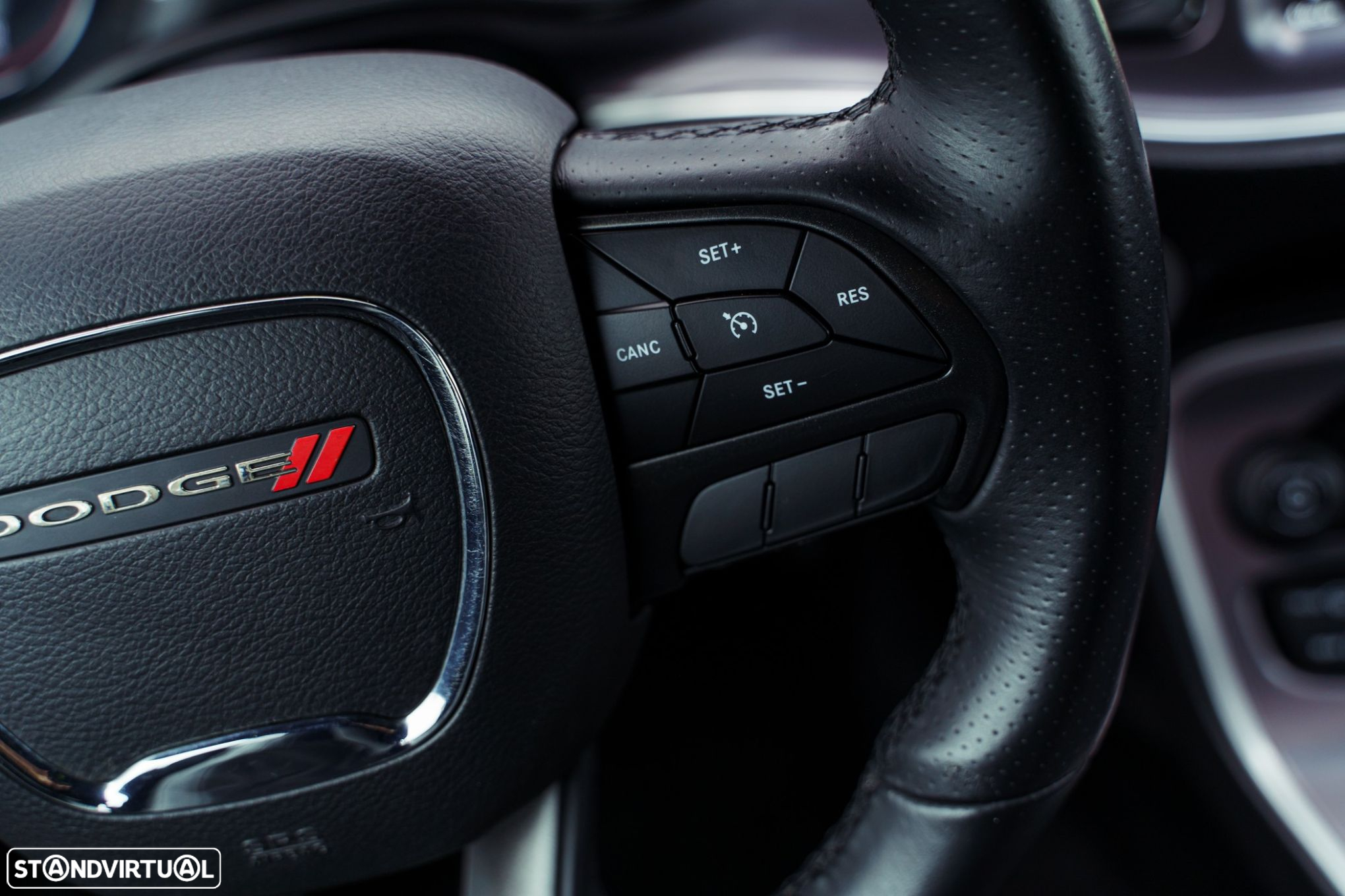 Dodge Challenger Auto SXT Plus - 14