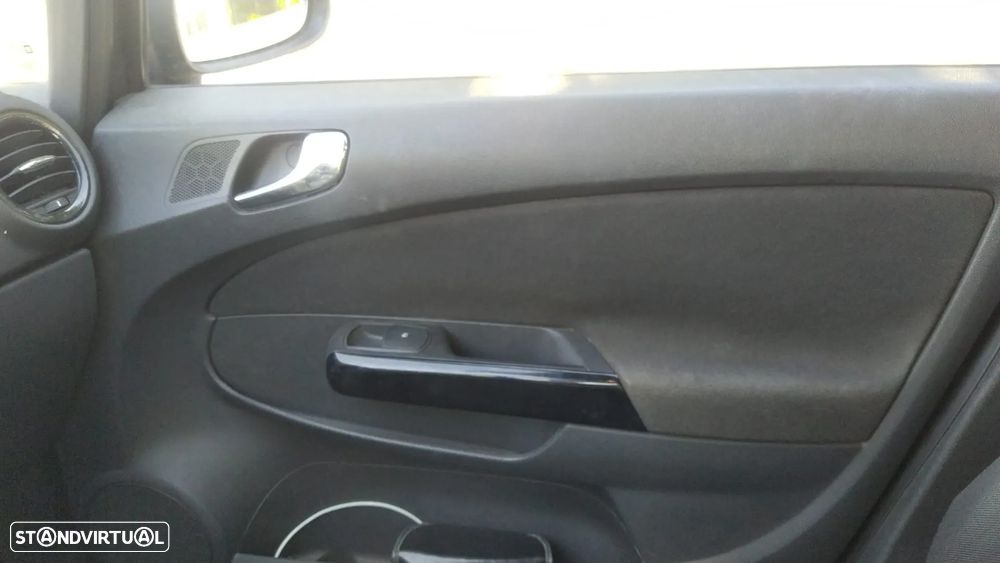 Opel Corsa 1.3 CDTi Enjoy EcoFLEX - 8