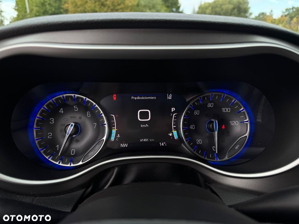 Chrysler Pacifica - 22