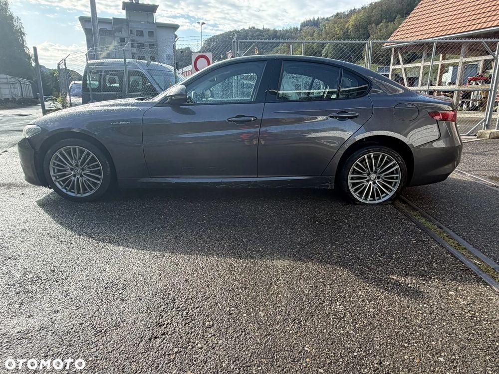 Alfa Romeo Giulia - 7