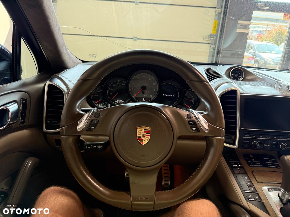 Porsche Cayenne S - 17