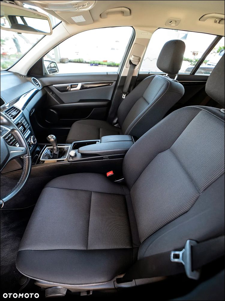 Mercedes-Benz Klasa C 180 (BlueEFFICIENCY) Elegance - 31