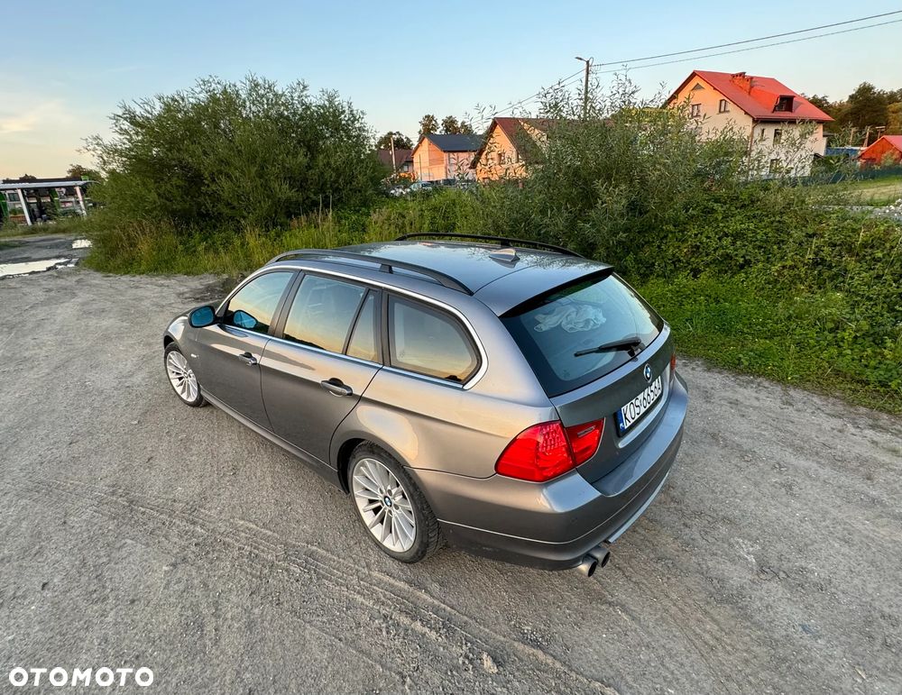 BMW Seria 3 325i xDrive - 3