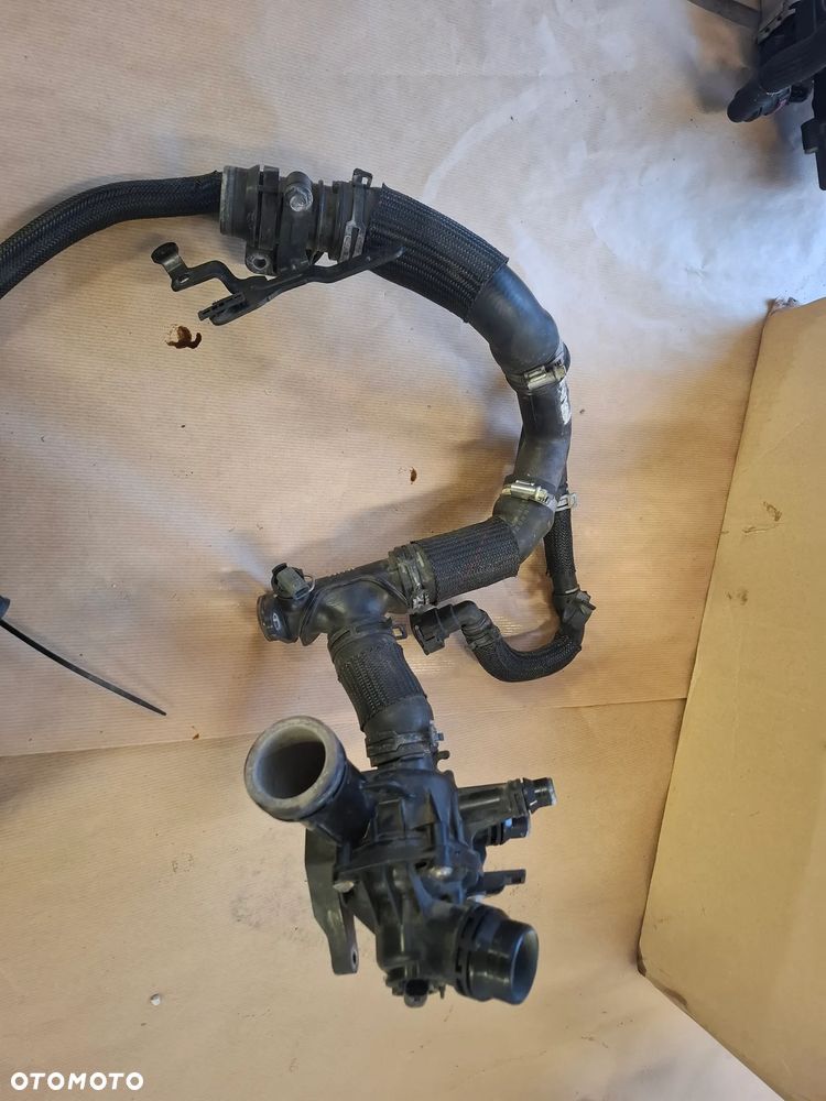 Land Rover Defender 3,0  TERMOSTAT J6P3-8575-AB - 1