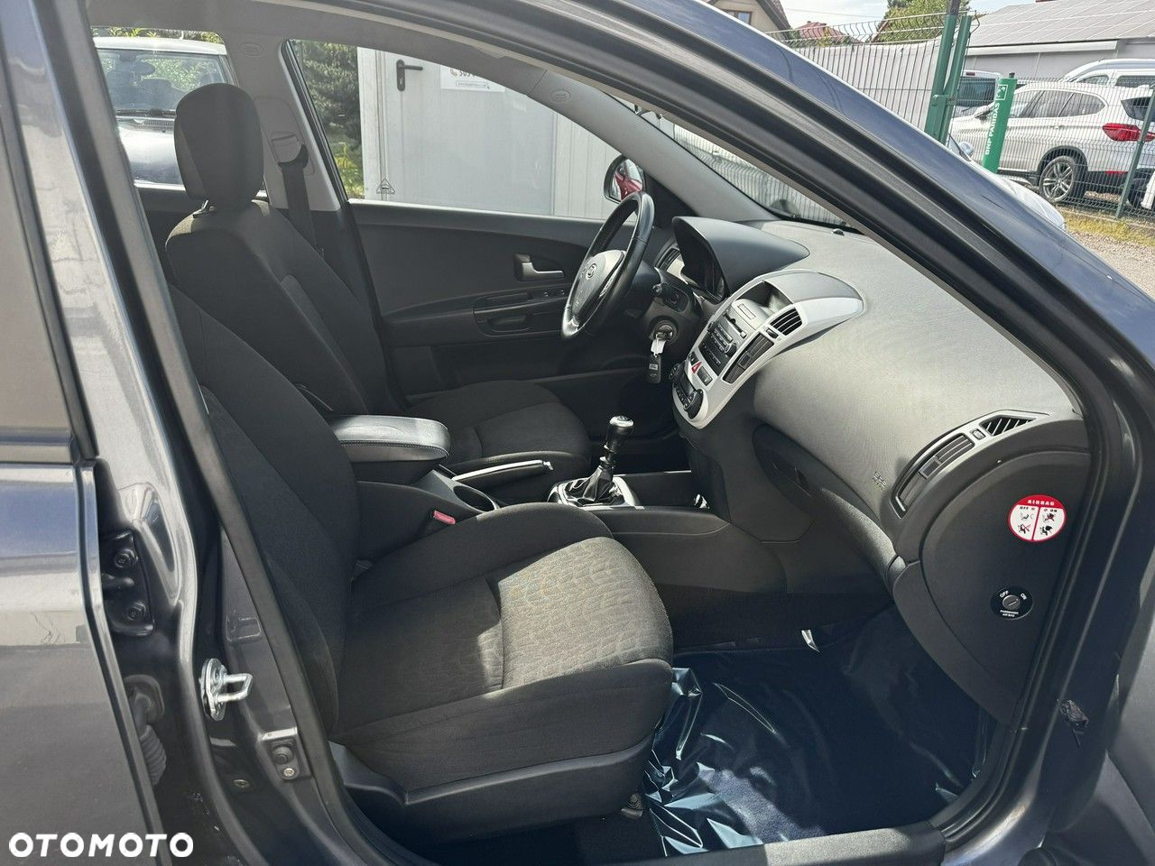 Kia Ceed - 11