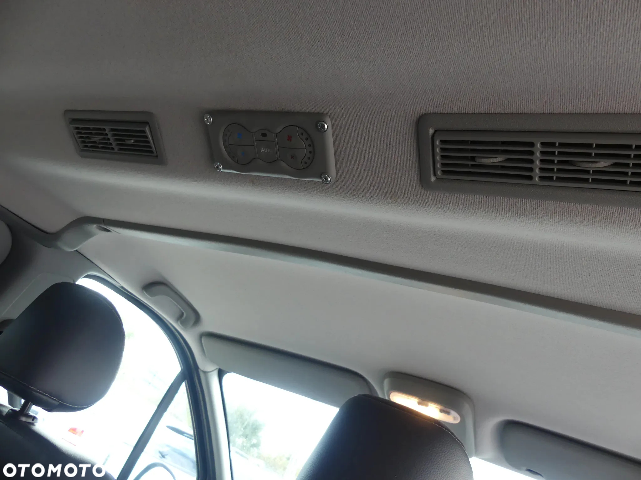 Renault Trafic 2.0 dCi 115 FAP Grand Passenger Black Edition - 6