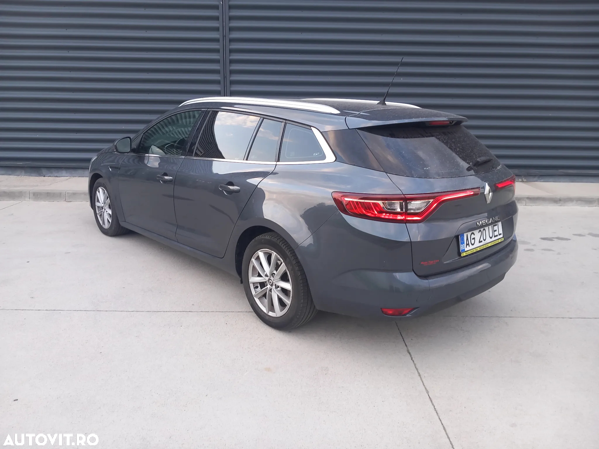 Renault Megane TCE 140 EDC Techno - 5