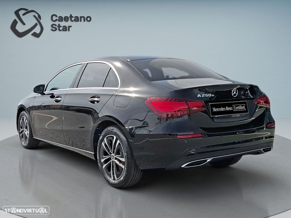 Mercedes-Benz a-250-limousine - 6