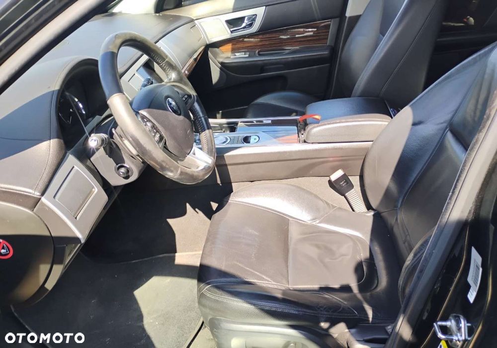 Jaguar XF - 8