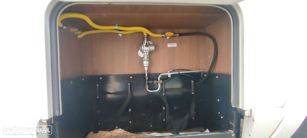 Pilote Essential P746 (Cama central - GPL) - 19